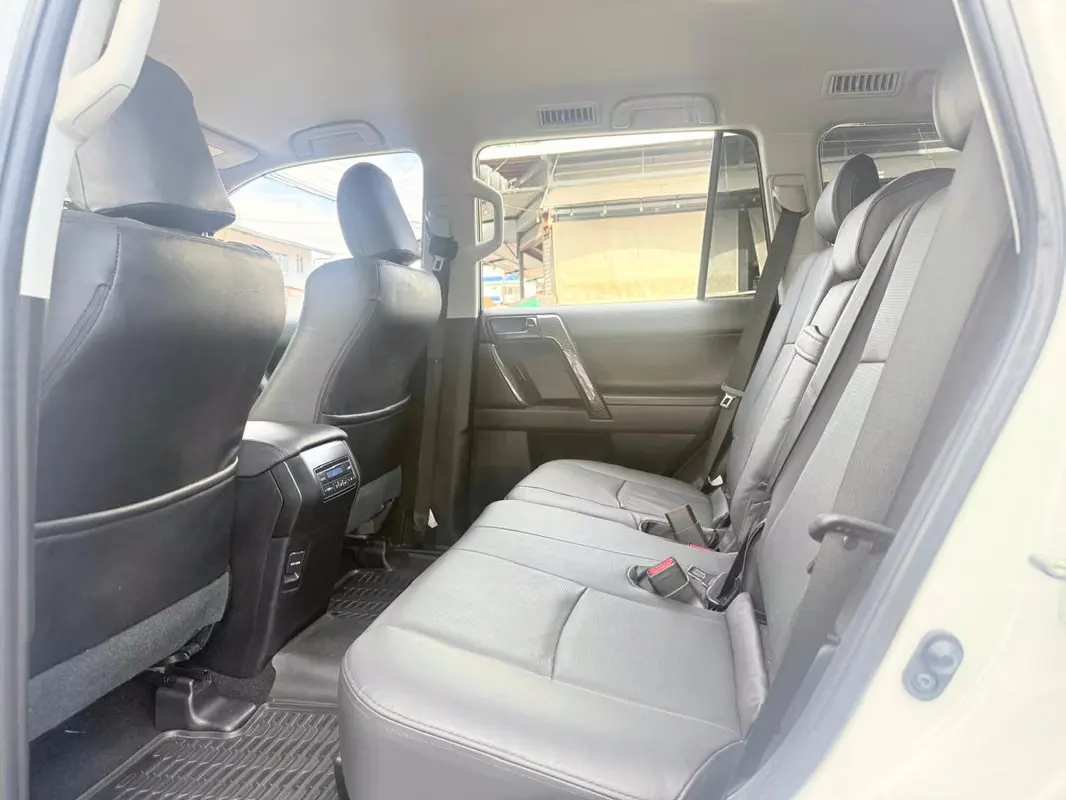 2023 Toyota Land Cruiser Prado