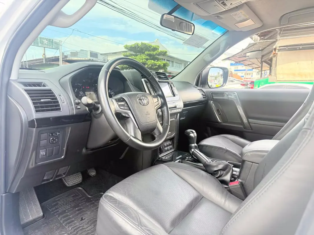 2023 Toyota Land Cruiser Prado