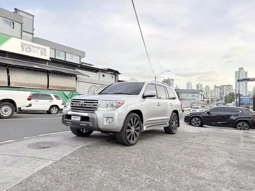 2013 Toyota Land Cruiser