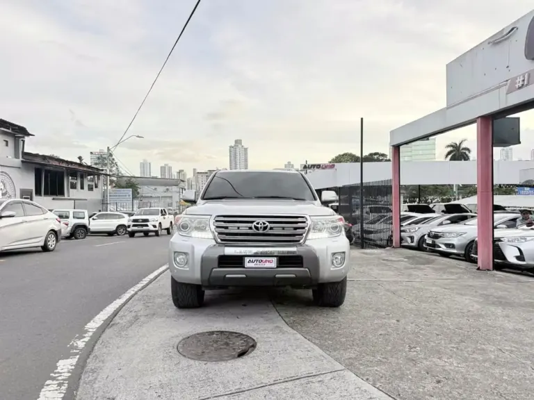 2013 Toyota Land Cruiser