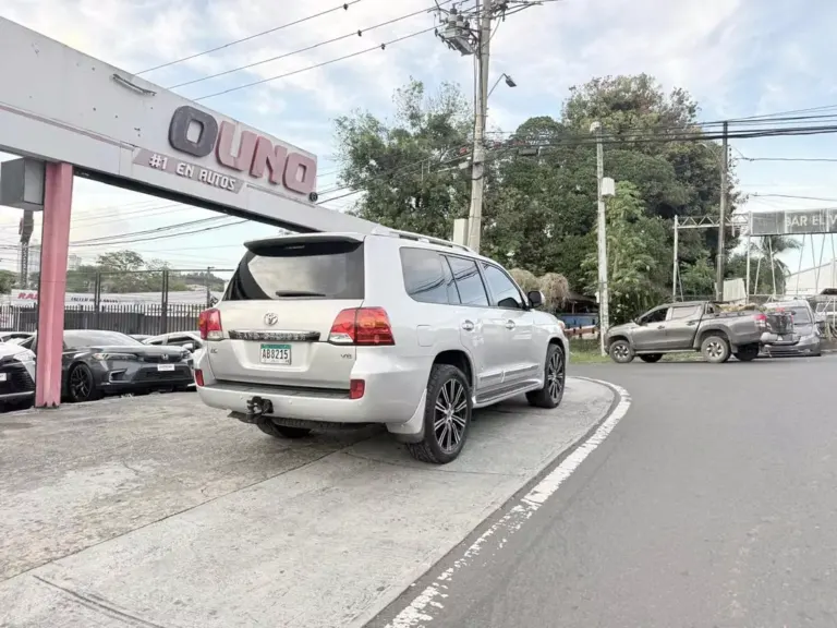 2013 Toyota Land Cruiser