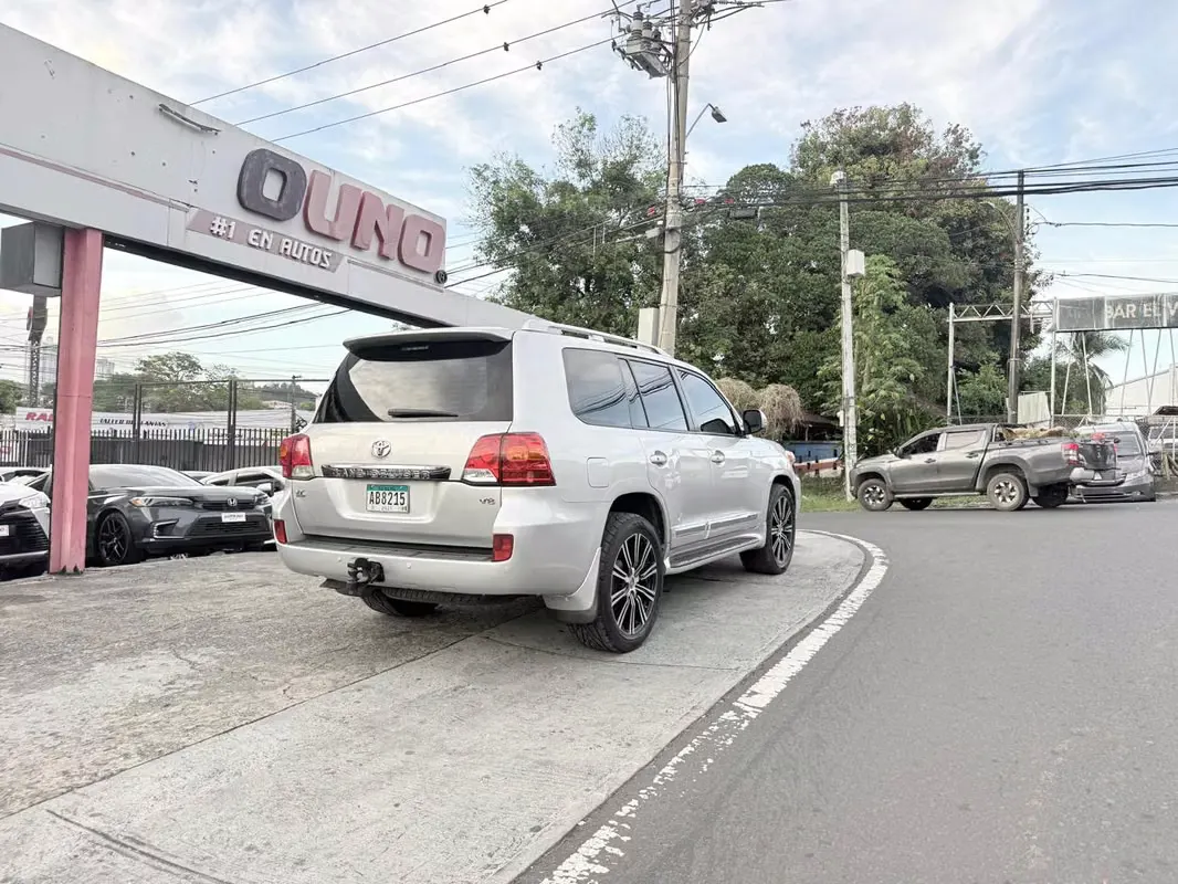 2013 Toyota Land Cruiser