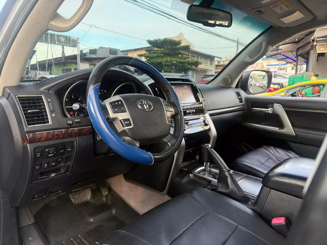2013 Toyota Land Cruiser