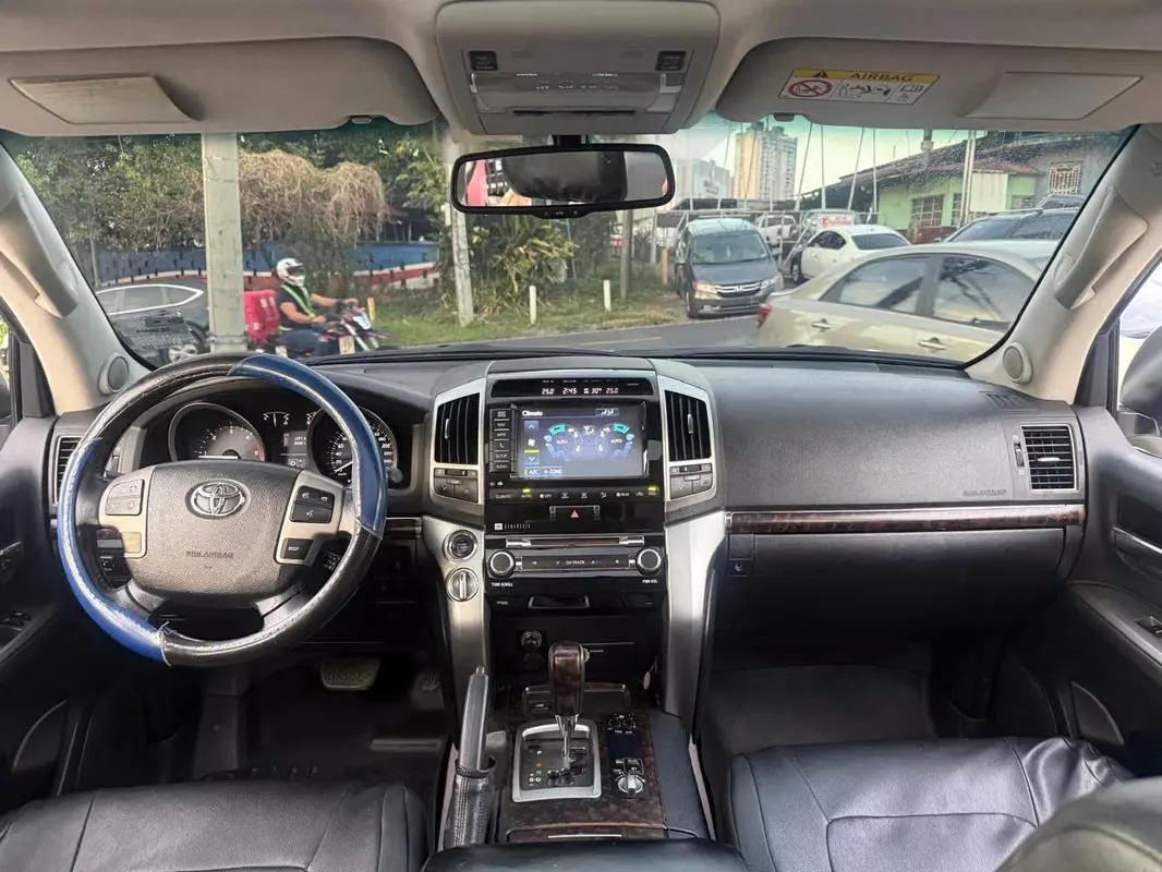 2013 Toyota Land Cruiser