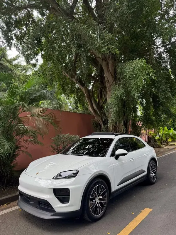 2025 Porsche Macan
