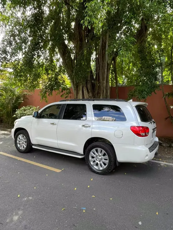 2010 Toyota Sequoia