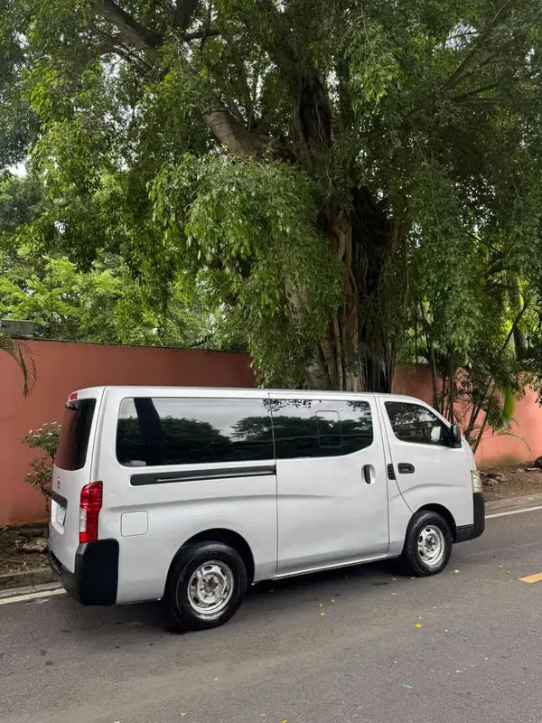 2015 Nissan Urvan