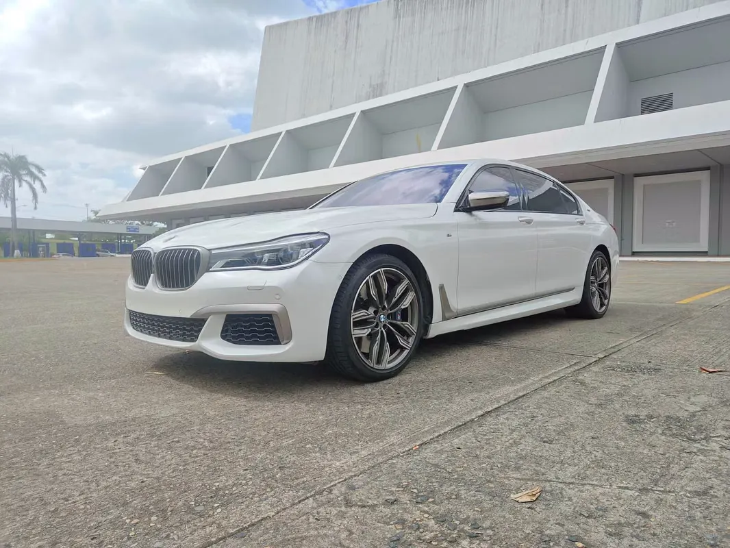2018 BMW Serie 7 Sedán