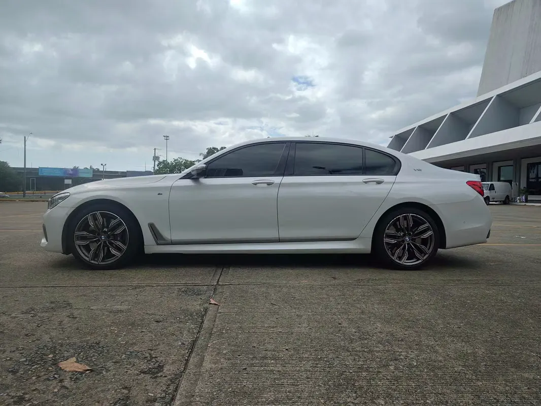 2018 BMW Serie 7 Sedán