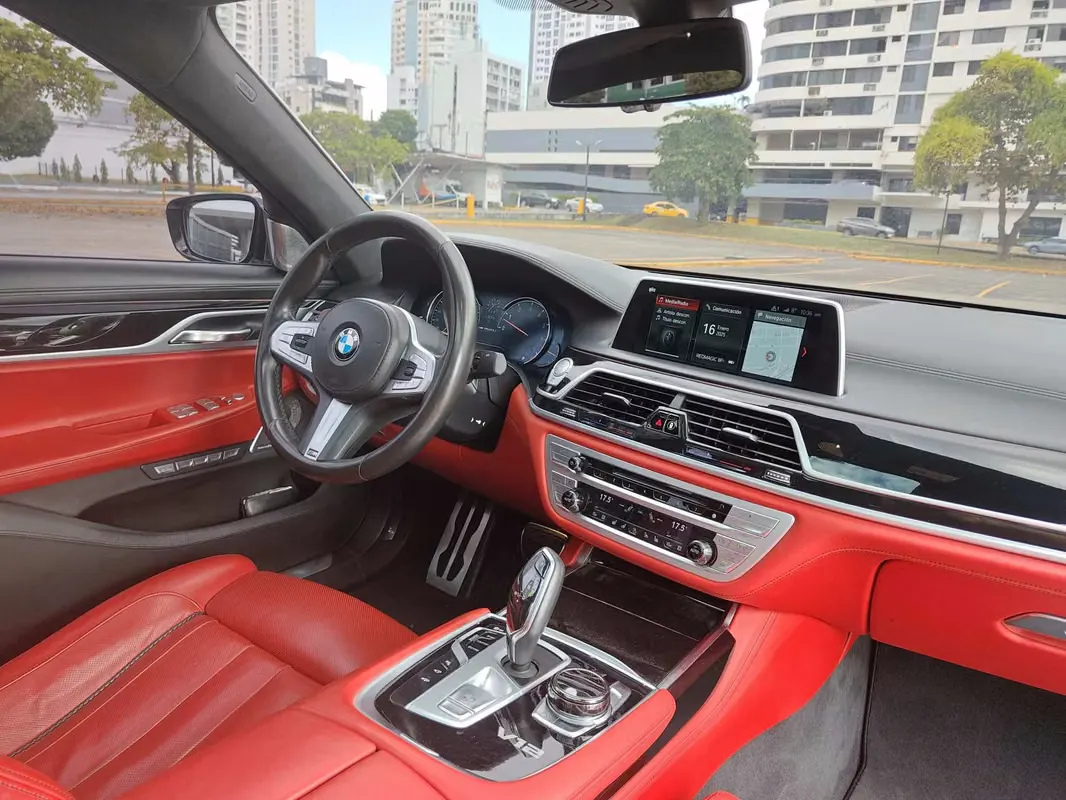 2018 BMW Serie 7 Sedán