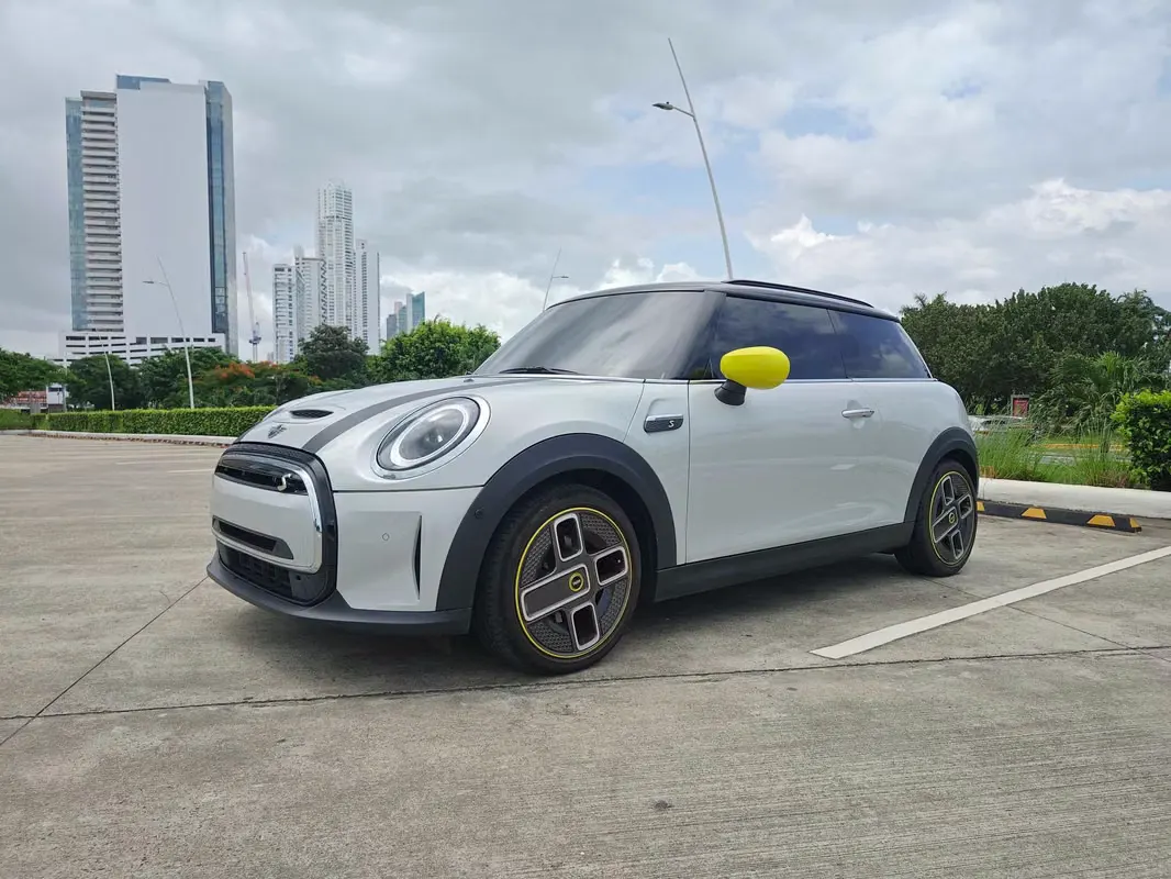 2023 MINI Cooper SE