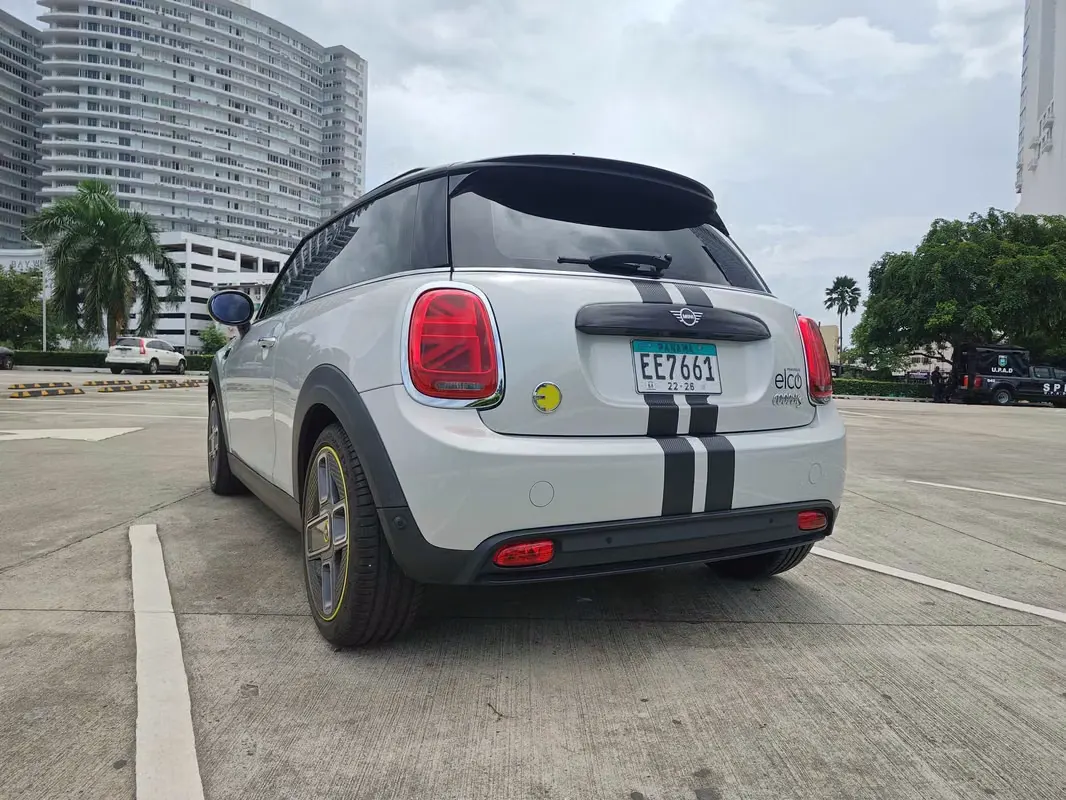 2023 MINI Cooper SE