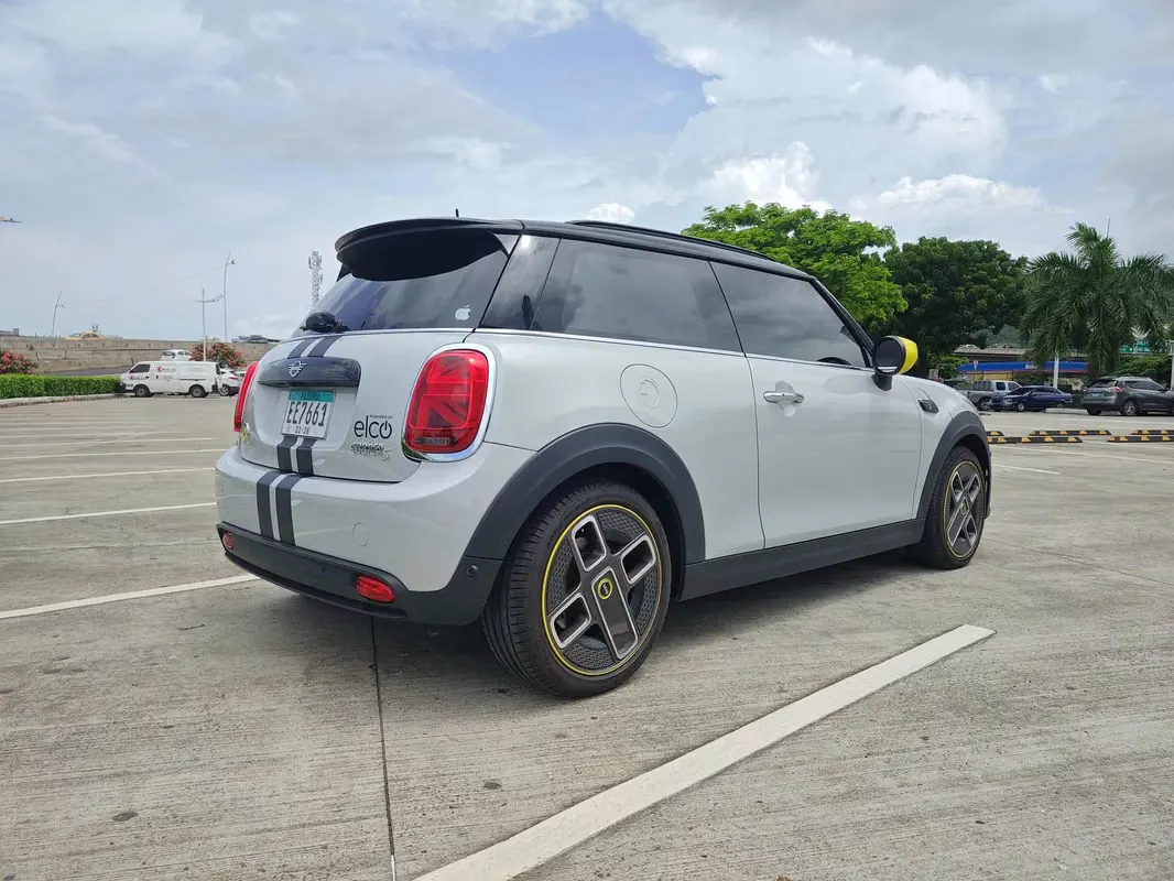 2023 MINI Cooper SE