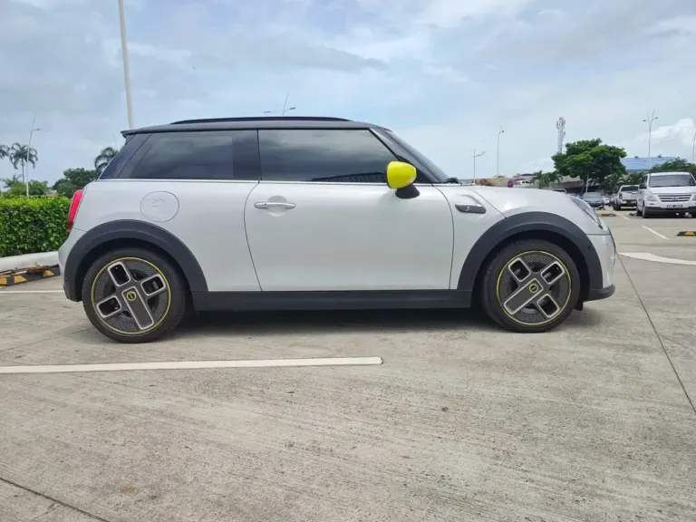 2023 MINI Cooper SE