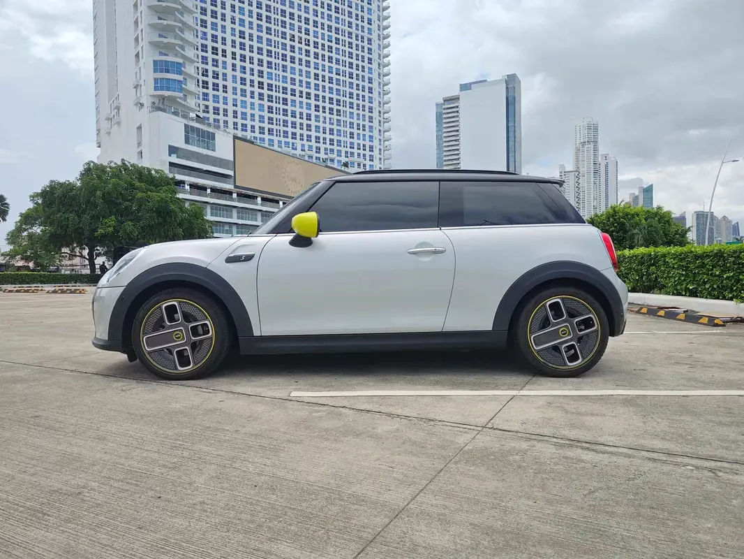 2023 MINI Cooper SE
