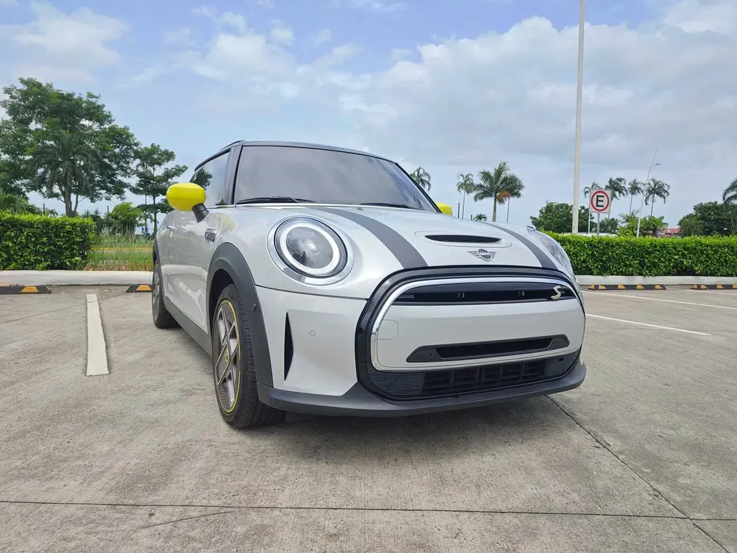 2023 MINI Cooper SE