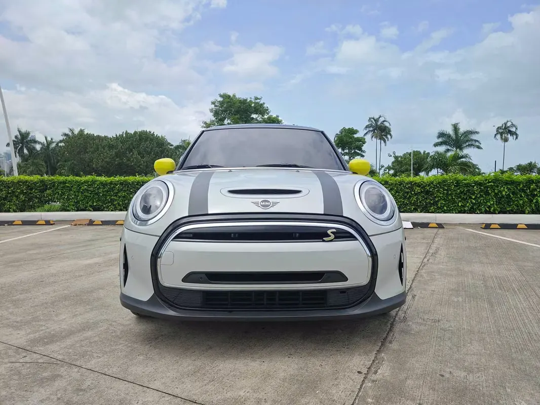 2023 MINI Cooper SE
