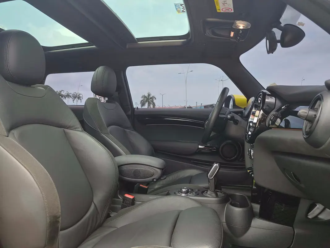 2023 MINI Cooper SE