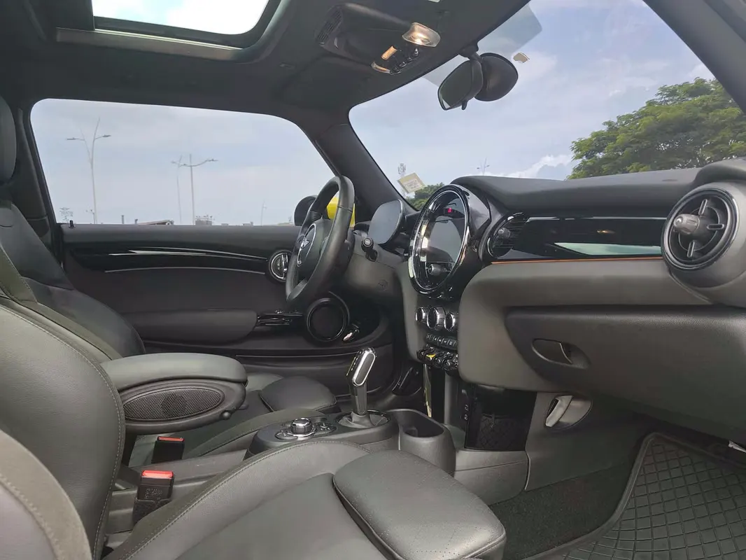 2023 MINI Cooper SE