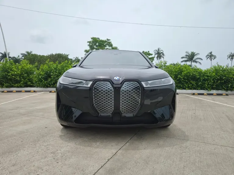 2024 BMW iX