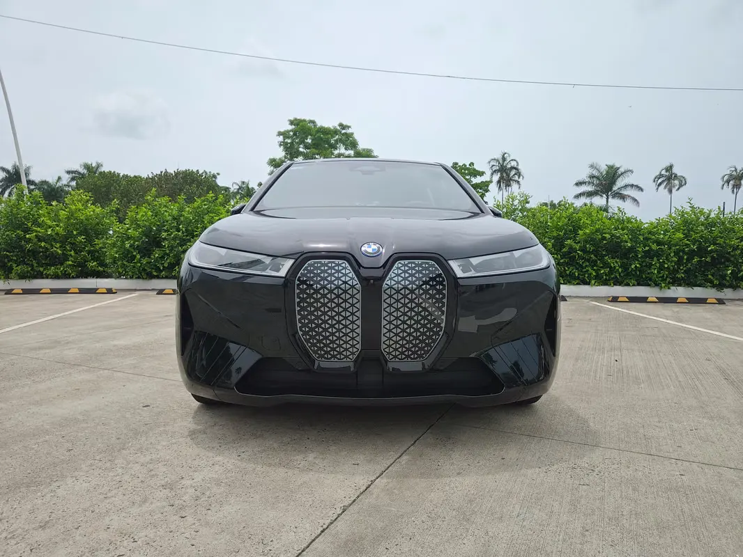 2024 BMW iX