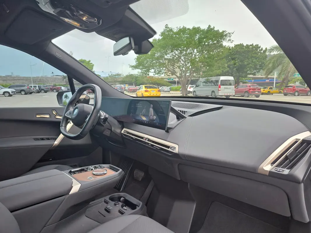 2024 BMW iX