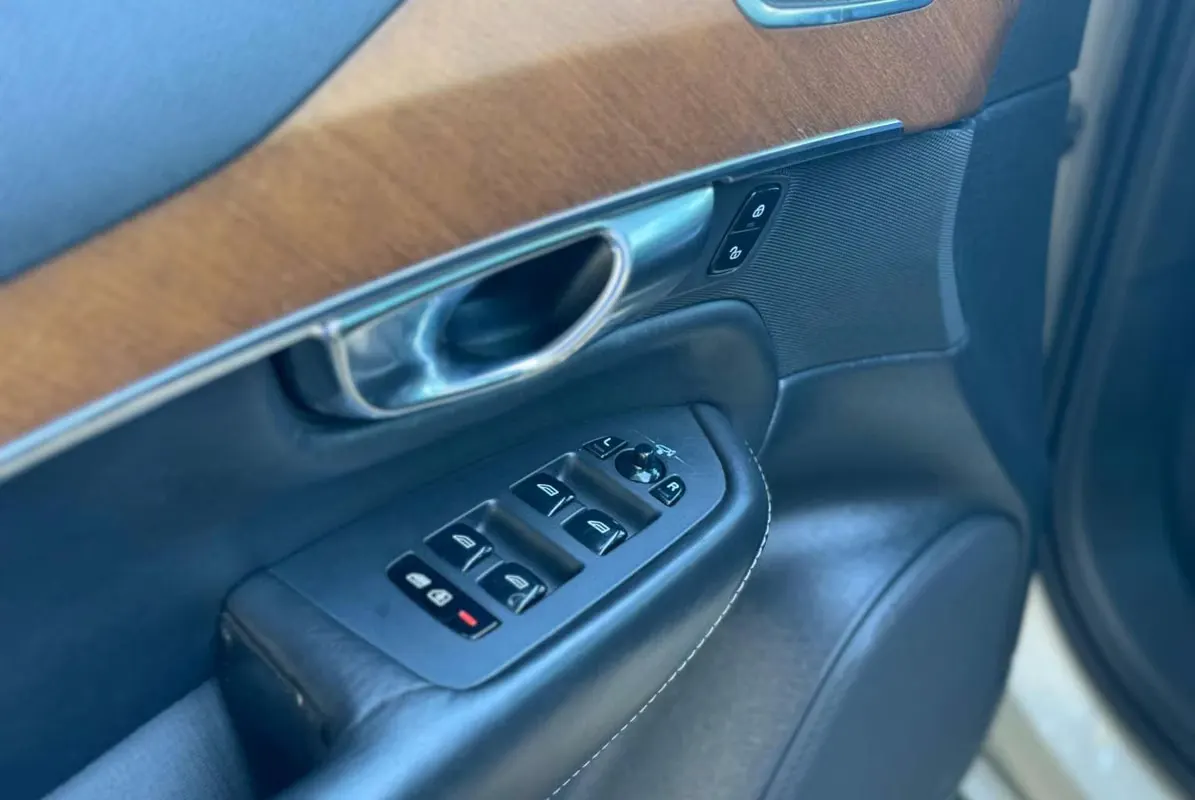 2016 Volvo XC90