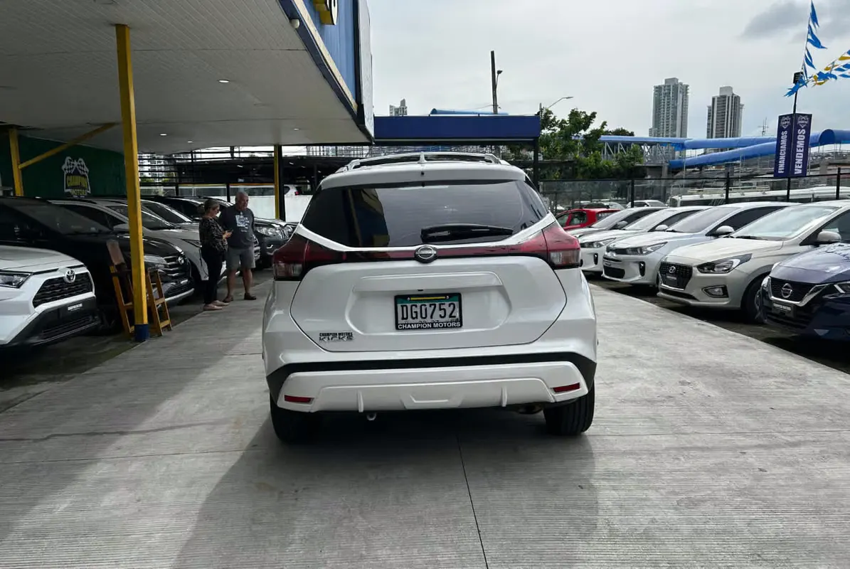 2023 Nissan Kicks