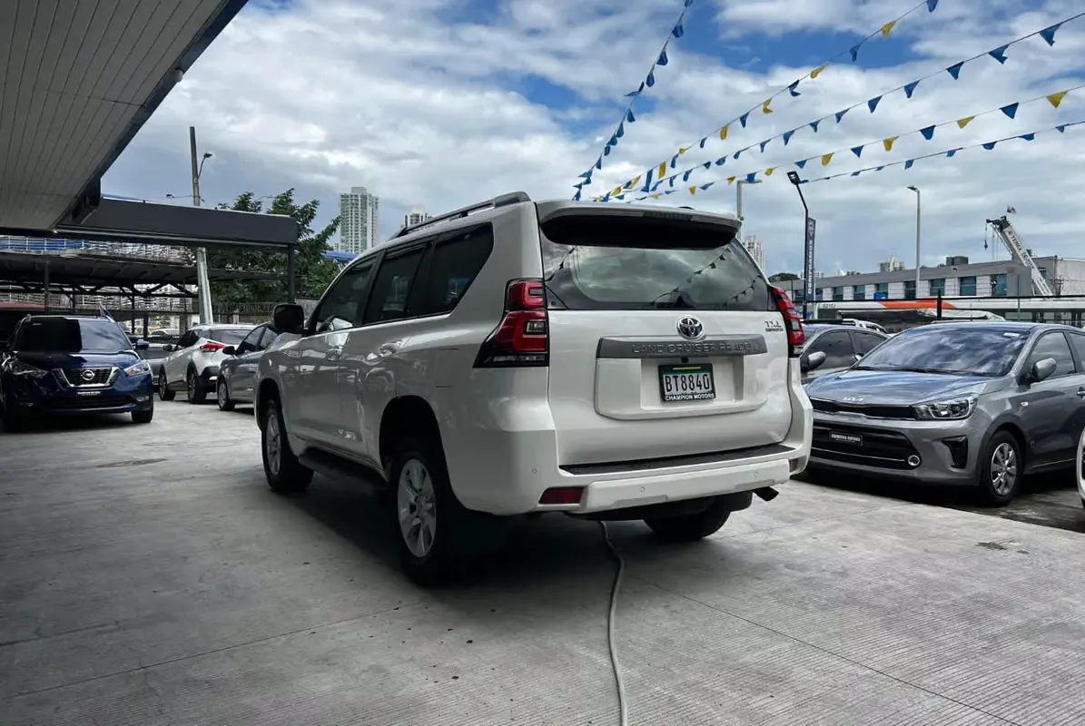 2023 Toyota Land Cruiser Prado