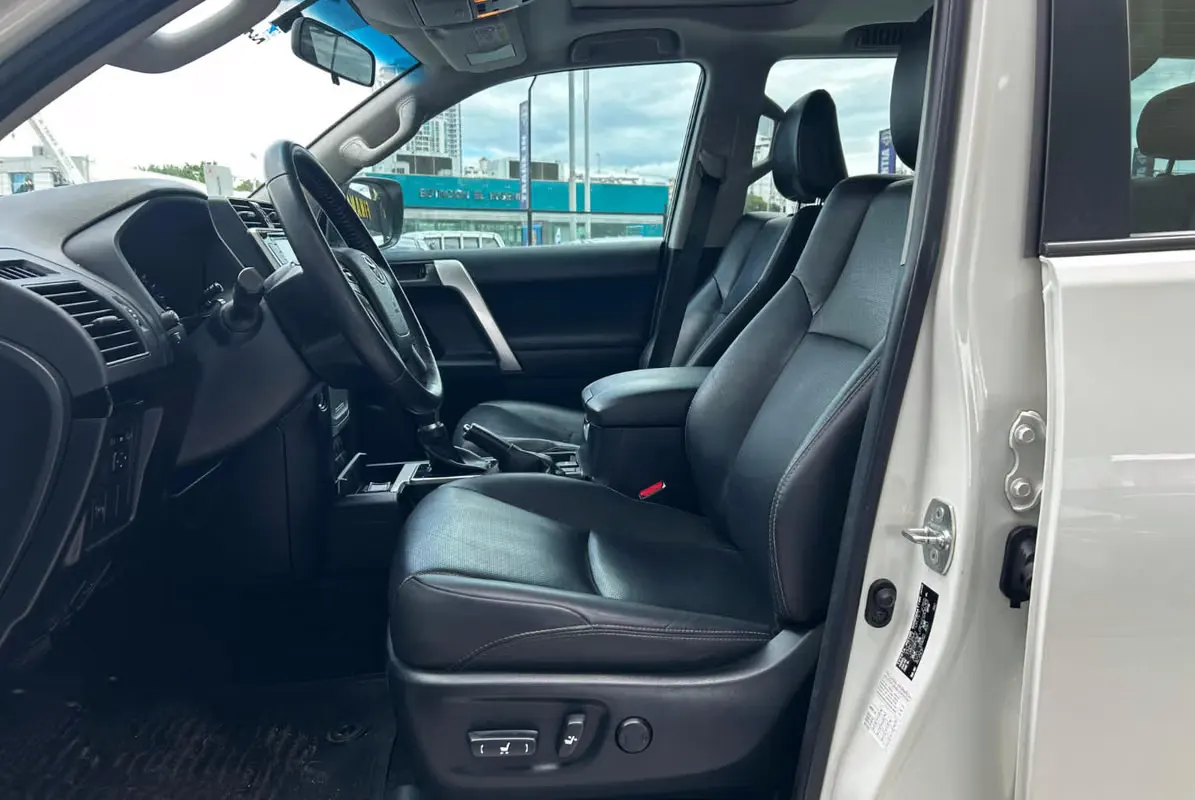 2023 Toyota Land Cruiser Prado