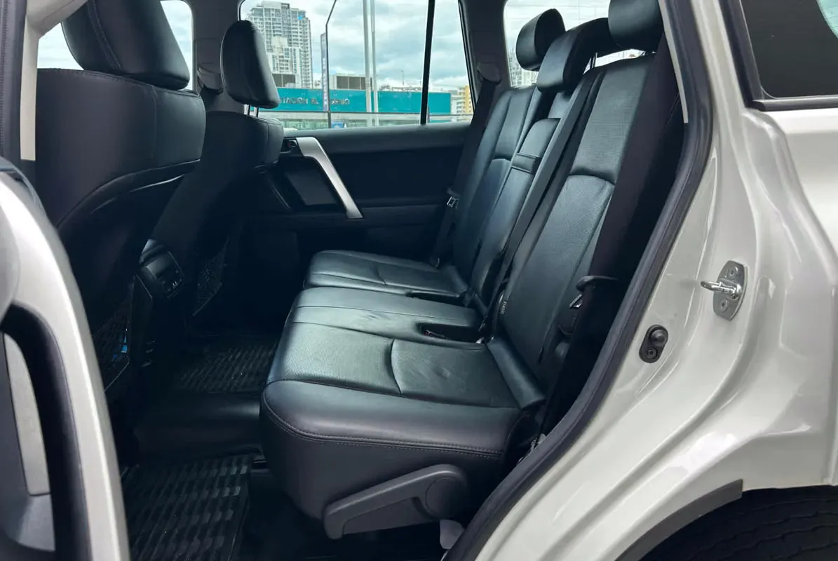 2023 Toyota Land Cruiser Prado