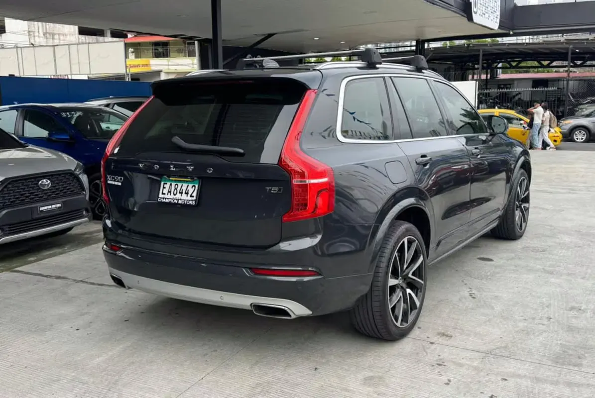 2021 Volvo XC90