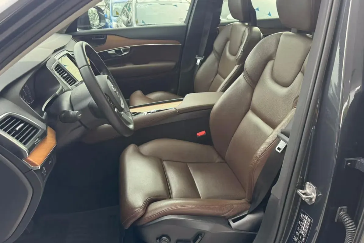 2021 Volvo XC90