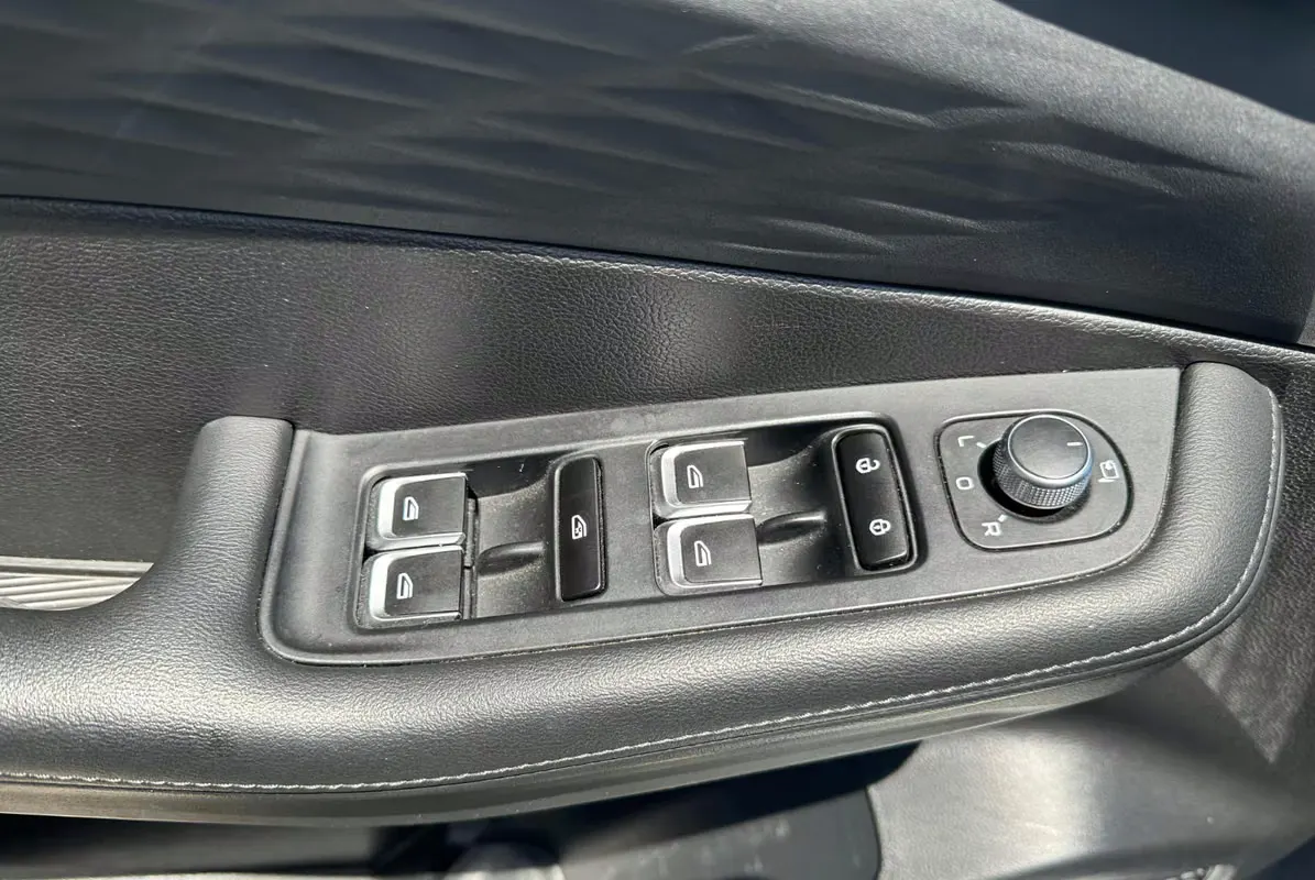 2025 Geely Coolray