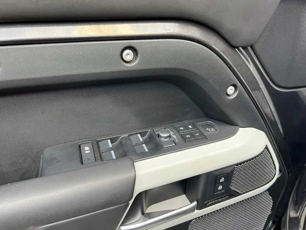 2023 Land Rover Defender