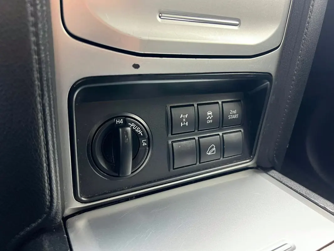 2023 Toyota Land Cruiser Prado