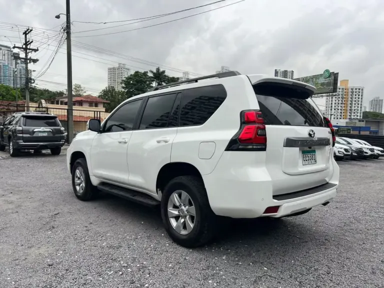 2023 Toyota Land Cruiser Prado