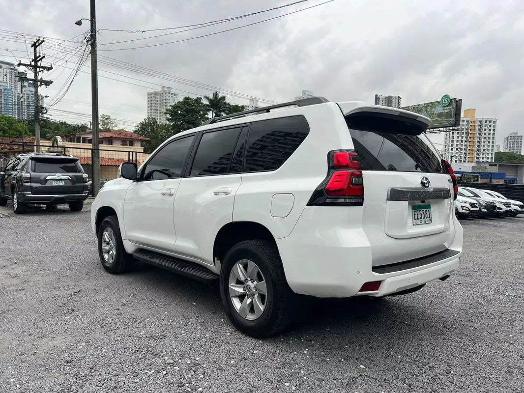 2023 Toyota Land Cruiser Prado