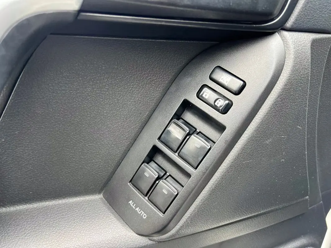 2023 Toyota Land Cruiser Prado