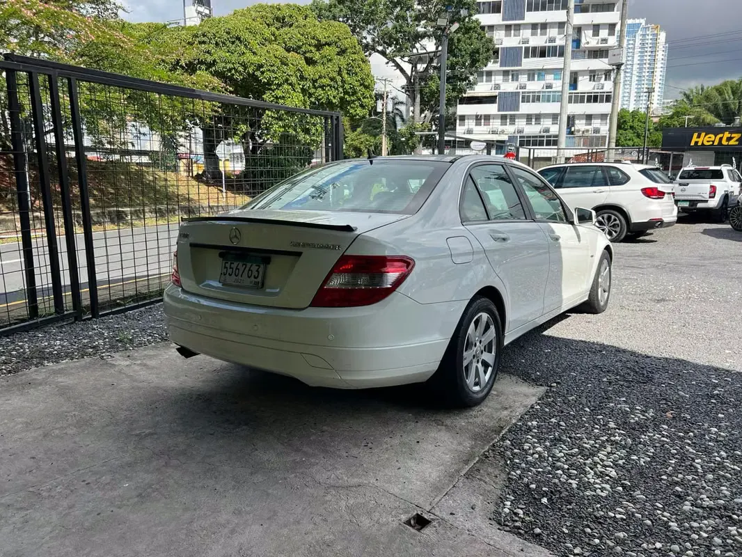 2010 Mercedes-Benz C180