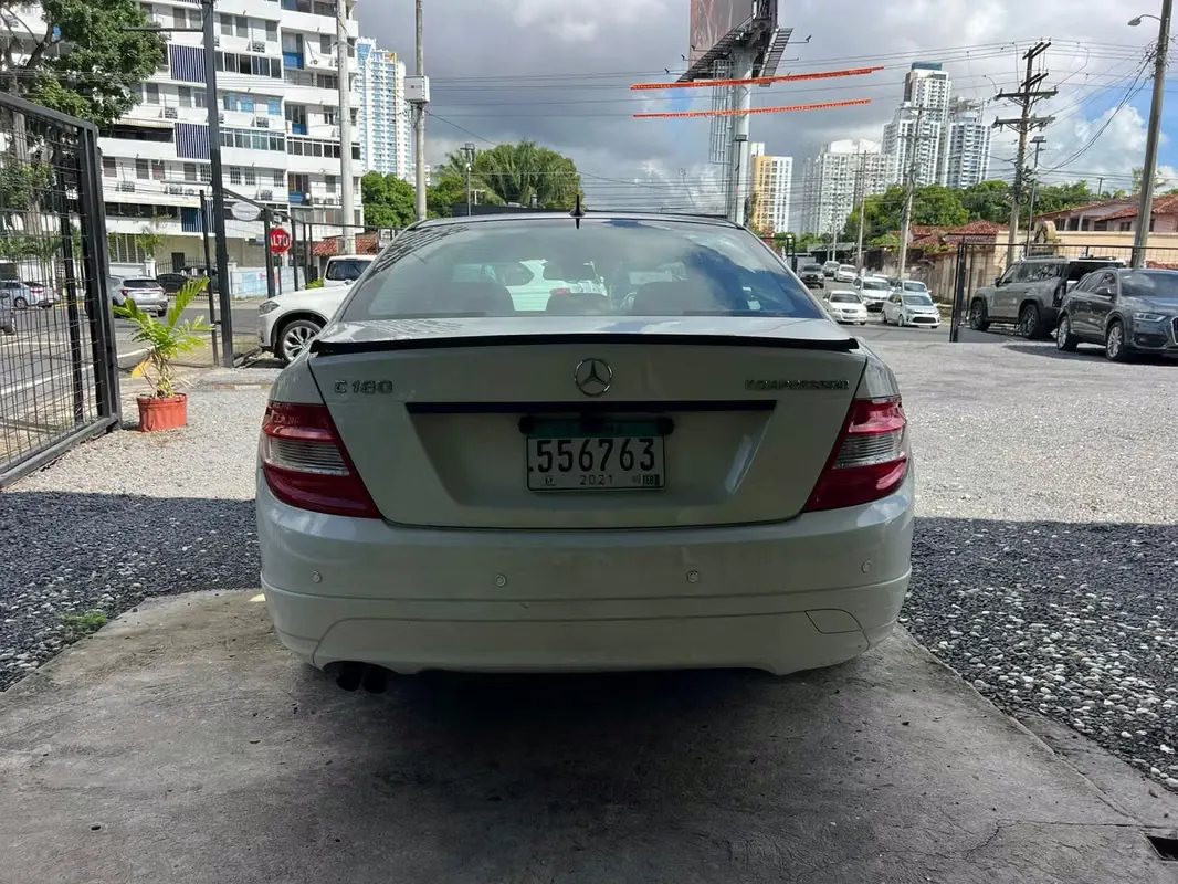 2010 Mercedes-Benz C180