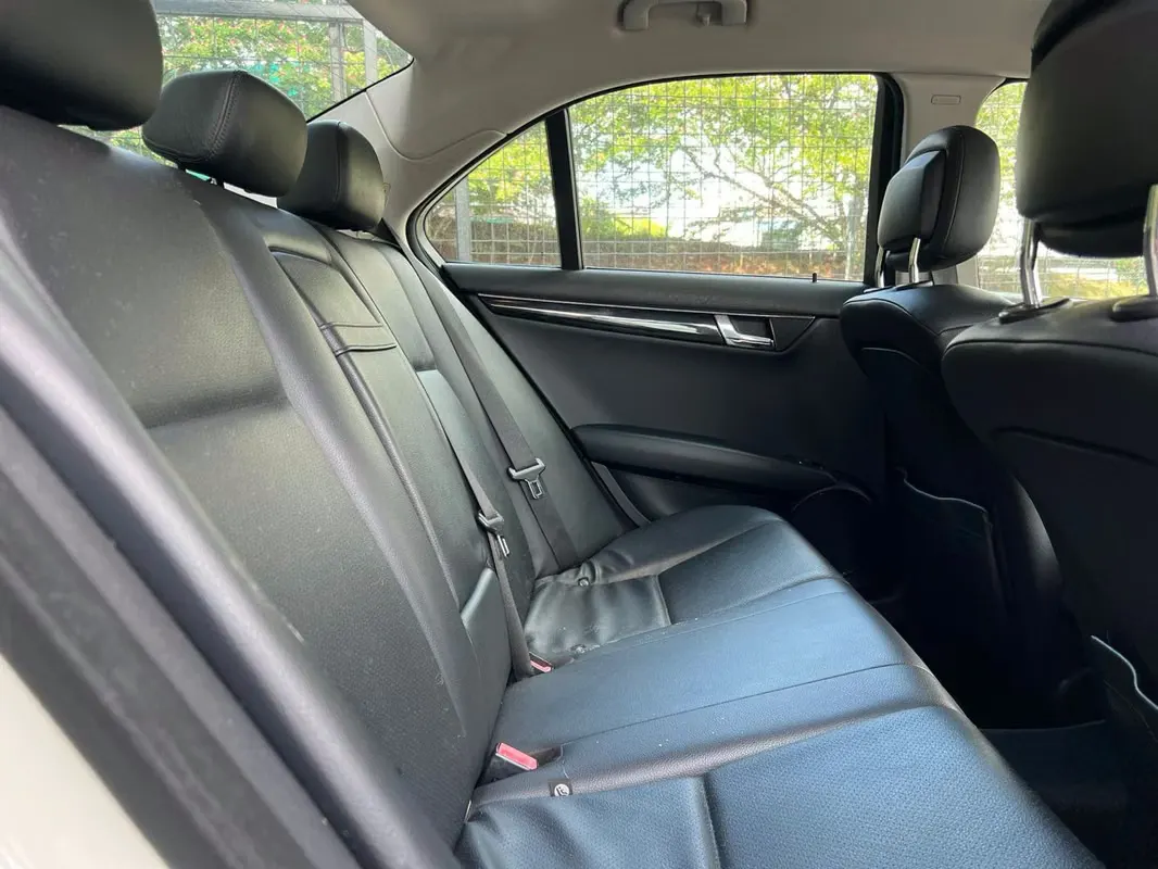 2010 Mercedes-Benz C180