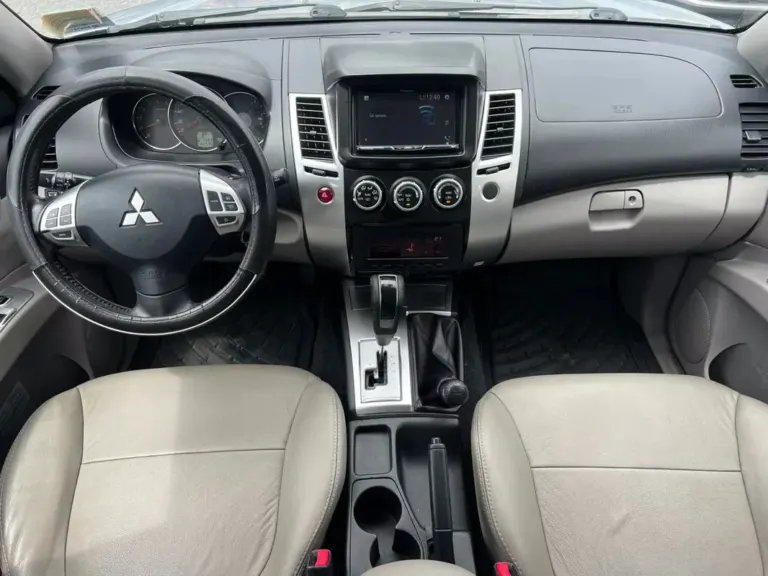 2013 Mitsubishi Nativa