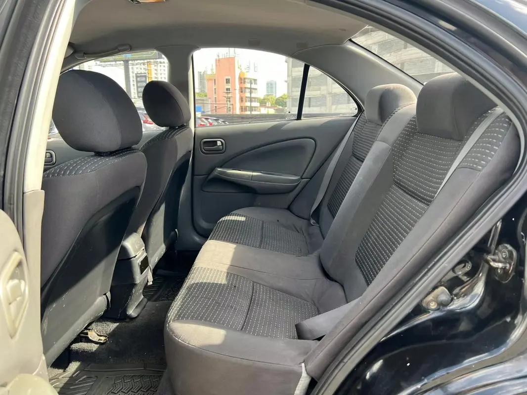 2010 Nissan Almera