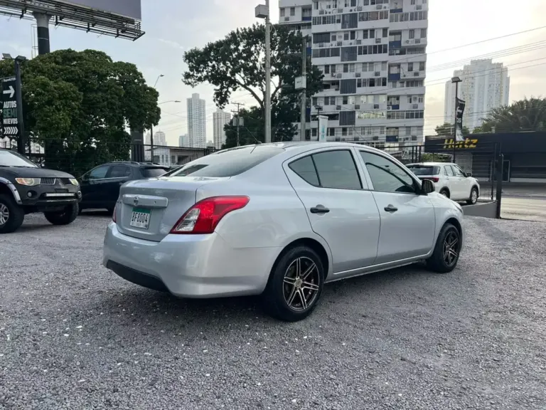 2019 Nissan Versa