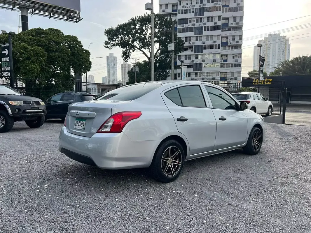 2019 Nissan Versa