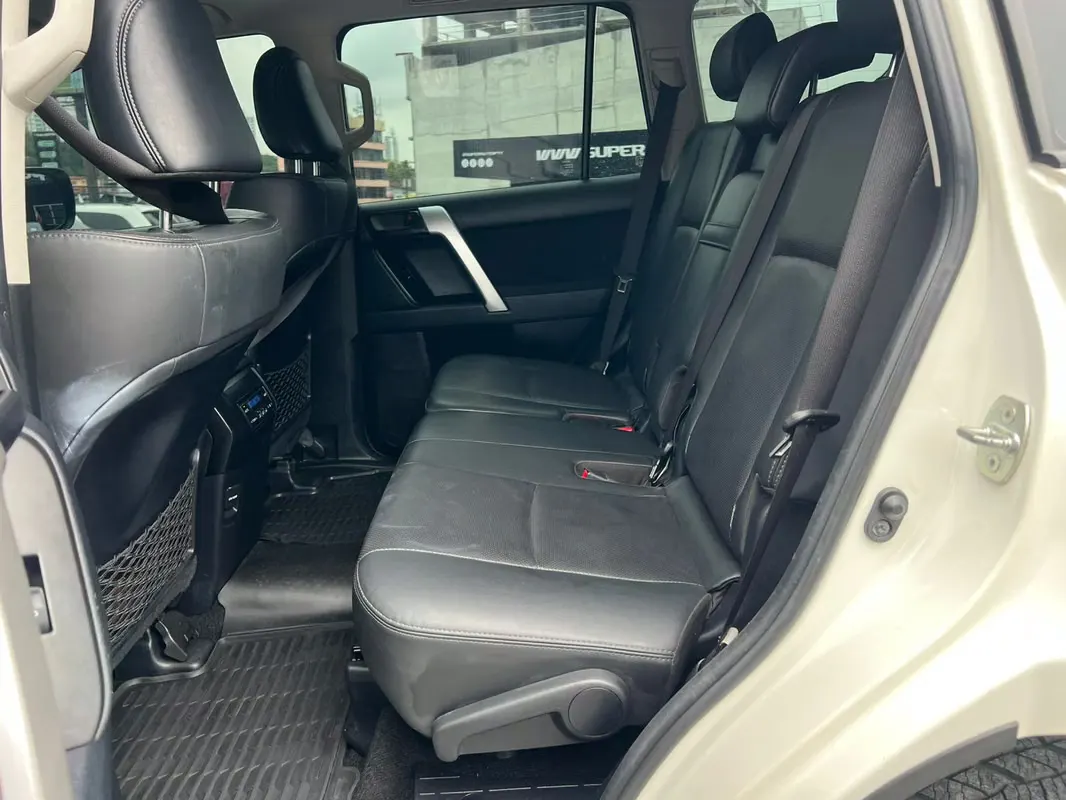 2023 Toyota Land Cruiser Prado