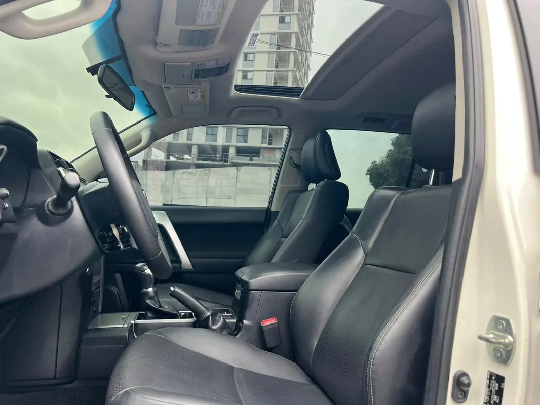 2023 Toyota Land Cruiser Prado