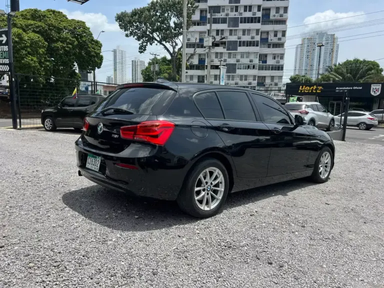 2017 BMW 118i