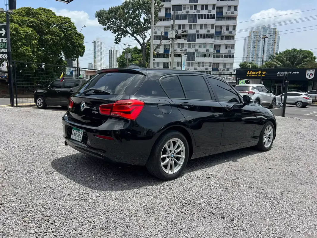 2017 BMW 118i